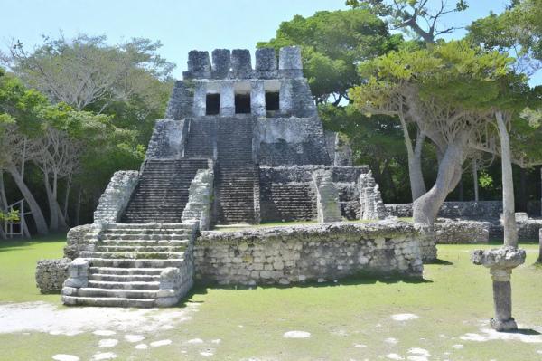 Foto de la antigua ciudad maya de El Meko