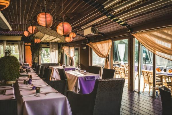 Foto del restaurante y salón de la costa