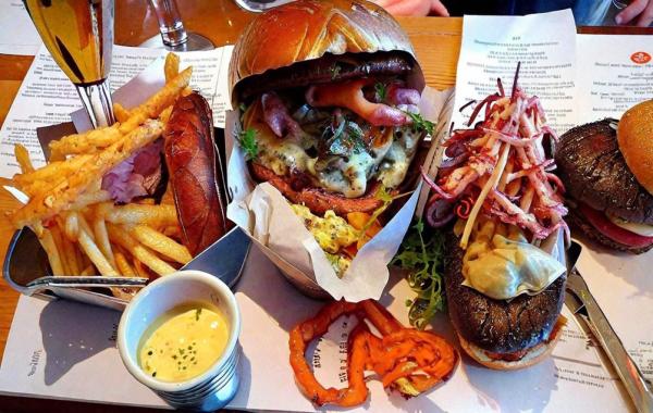 Foto de hamburguesa y langosta